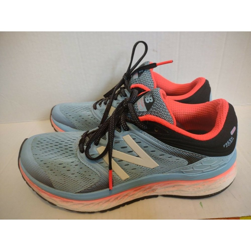 New Balance Running 880V9 Womens Running Shoes Size 8 Used